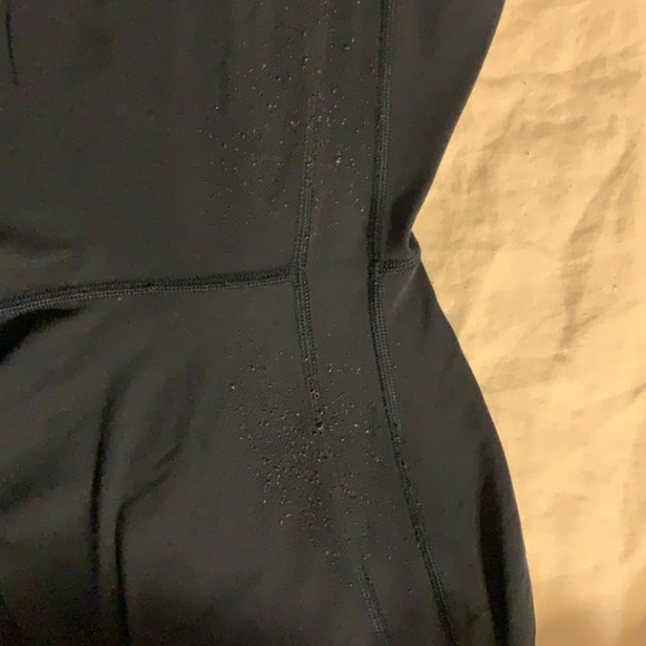 Lululemon - Picture 3 of 3